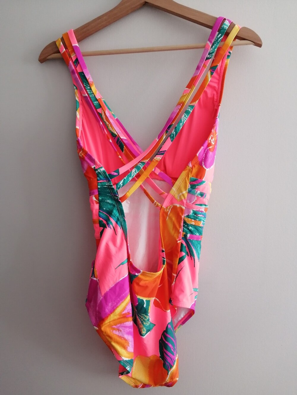 NWOT La Blanca Isla Del Sol Vibrant Multi-Strap One Piece Swim Bathing Suit 10 - Picture 8 of 16
